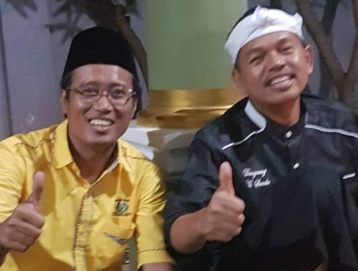 Muhdata Sobirin (kini) bersama Ketua DPD Partai Golkar Jawa Barat, Dedi Mulyadi. Ist/Suara Bekasi Online
