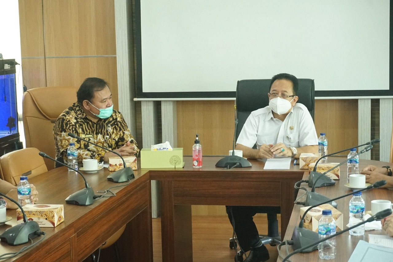 Sekda Kabupaten Bekasi, Uju menerima kunjungan dari Kementerian Koordinator Bidang Politik, Hukum, dan Keamanan Republik Indonesia (Kemenko Polhukam RI). Ist/Suara Bekasi Online